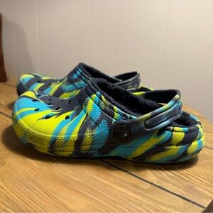 Crocs Kids' Classic Lined Marbled Clogs EUC size 2